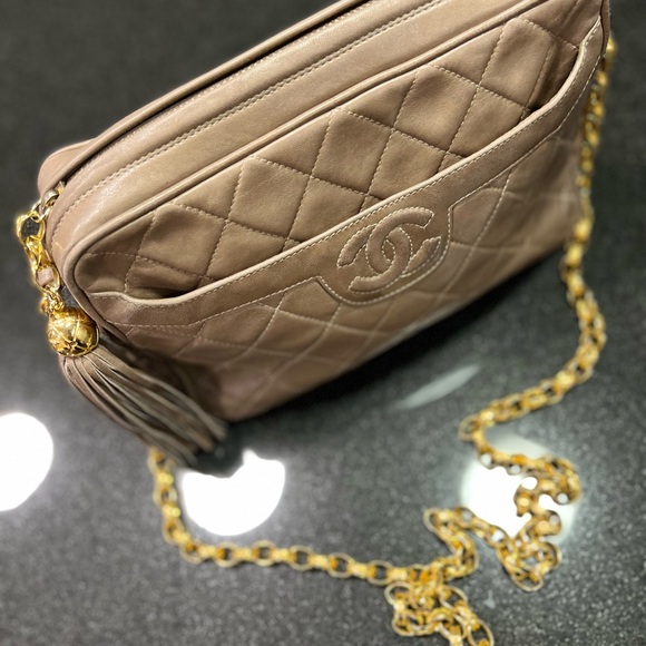 CHANEL 
Vintage Bijoux Chain Camera Bag - Picture 11 of 11